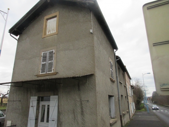 Puy-Guillaume. Maison du début du XXème siècle.